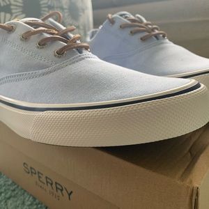 Men’s Size 11 Sperry Shoes